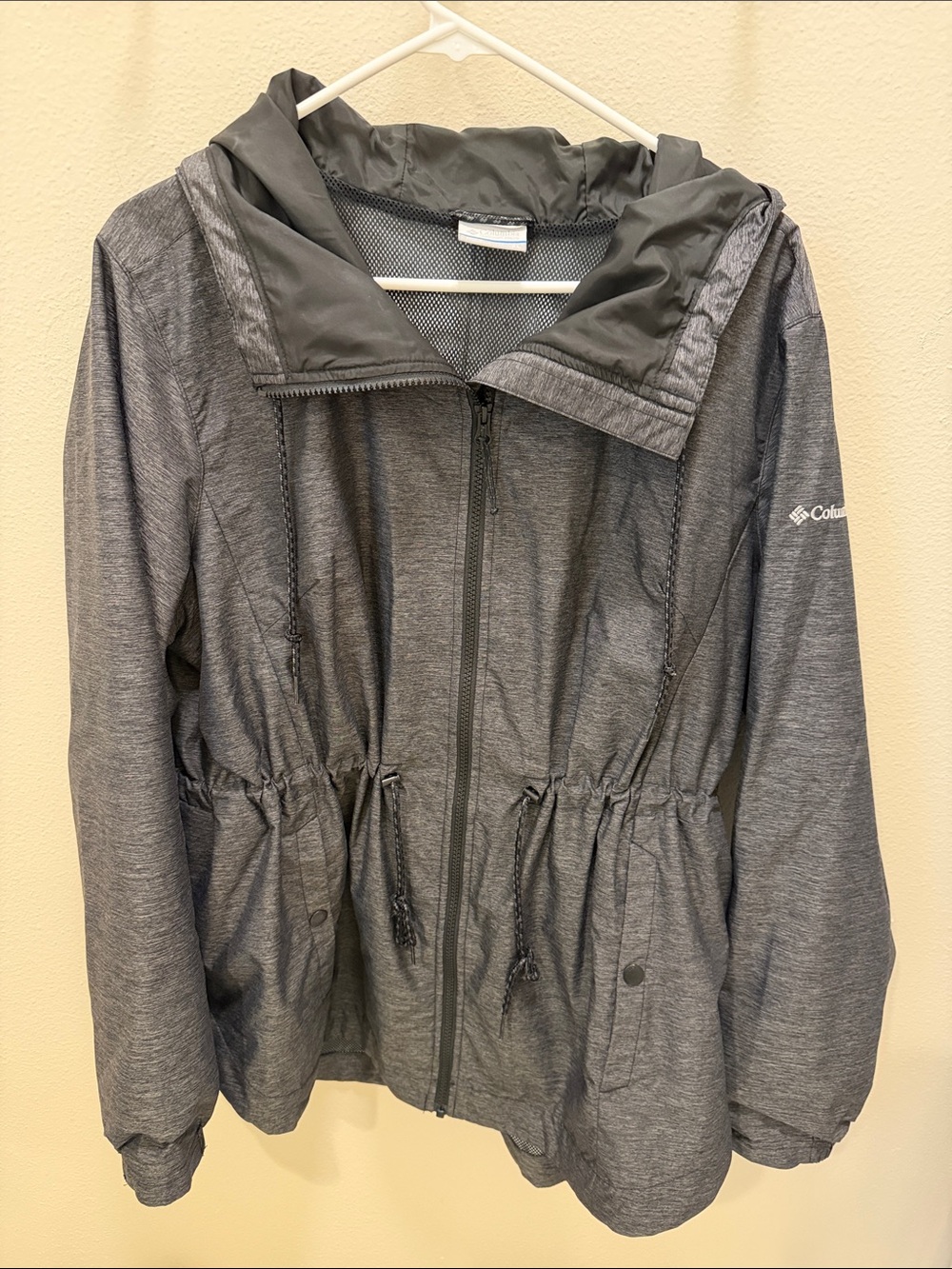 EUC Columbia Women's Gray Utility Windbreaker Hooded Jacket, Size XL
